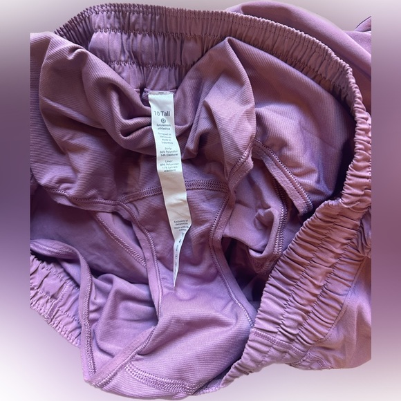 Lululemon Hotty Hot Short II (Long 4") Size 10 Tall - Picture 4 of 6
